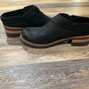 black sketcher heeled clogs size 11!